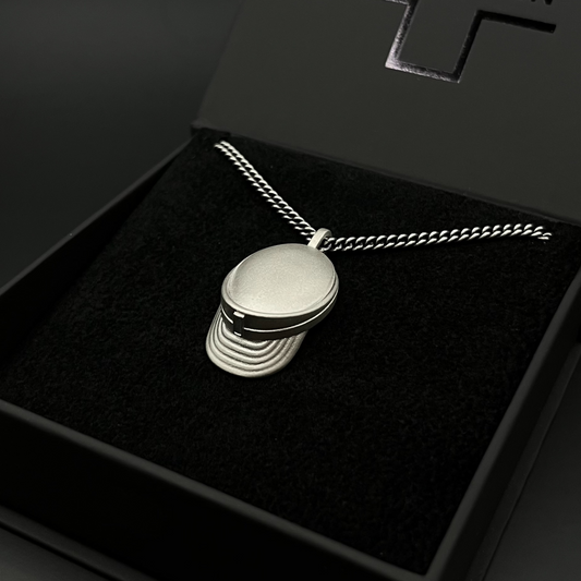 Fierté 100 - Casquette Militaire - Chaîne et Pendentif en argent