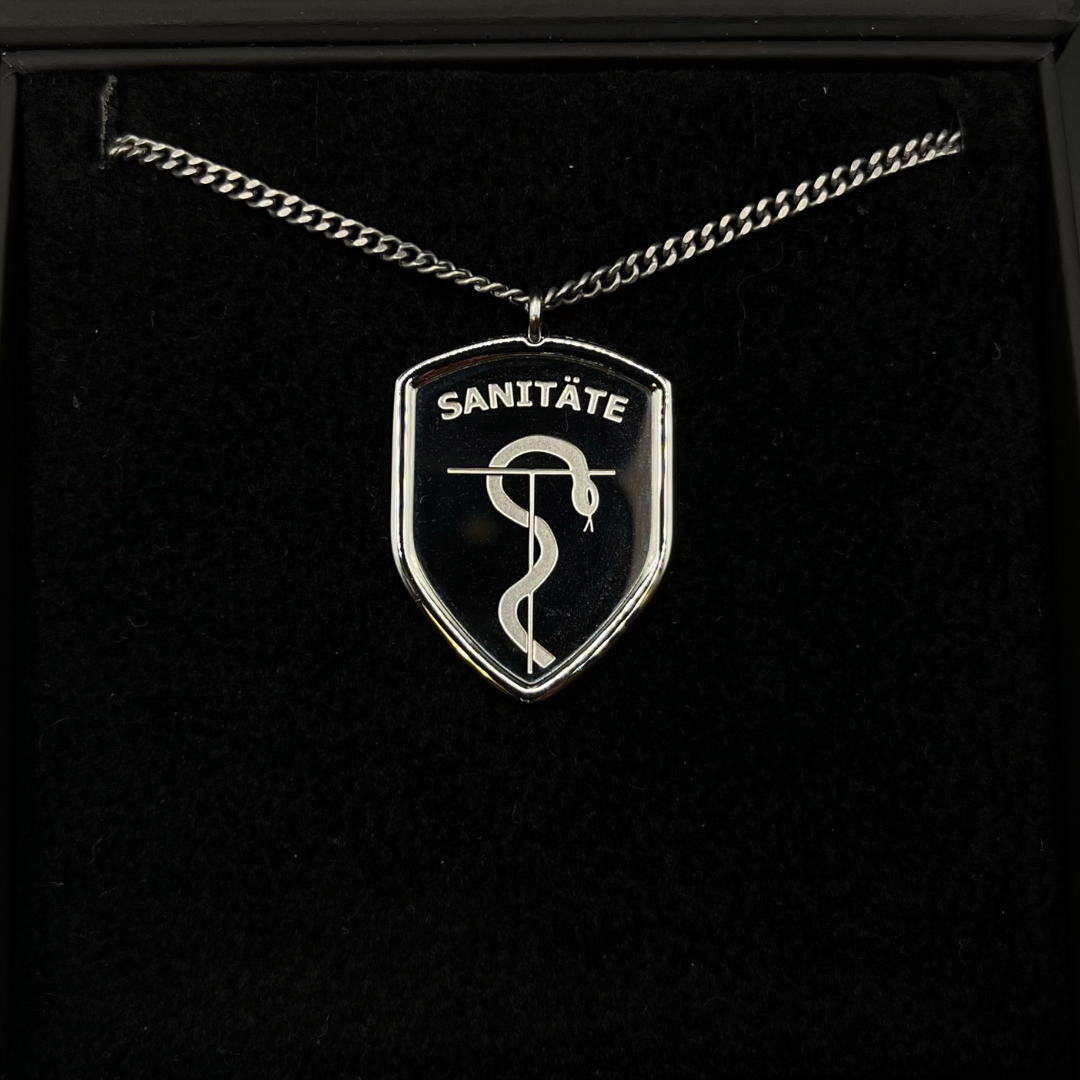 Soldat Sanitaire - pendentif et chaîne